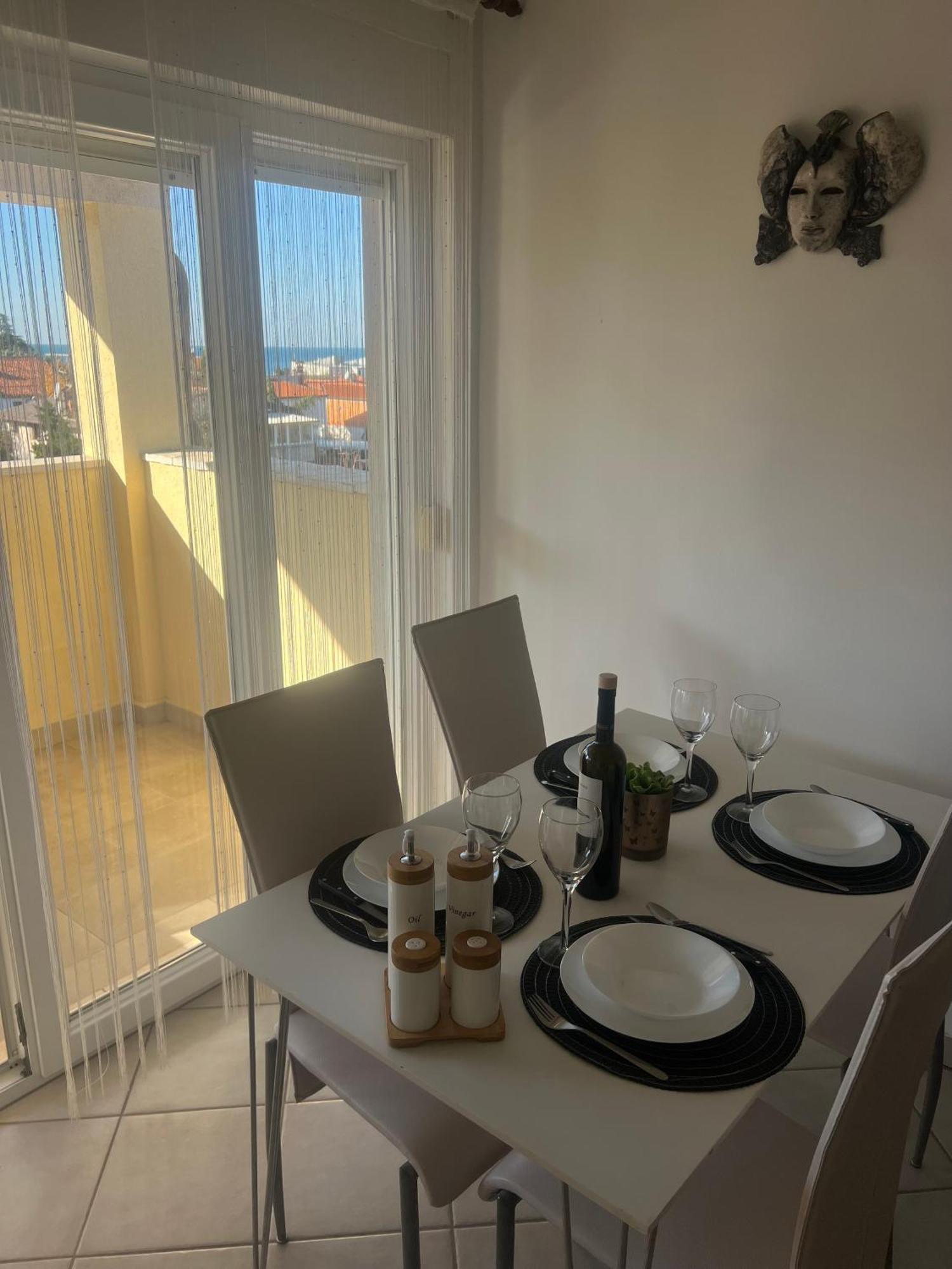 Apartmans Sun & Moon Zambratija  Dış mekan fotoğraf